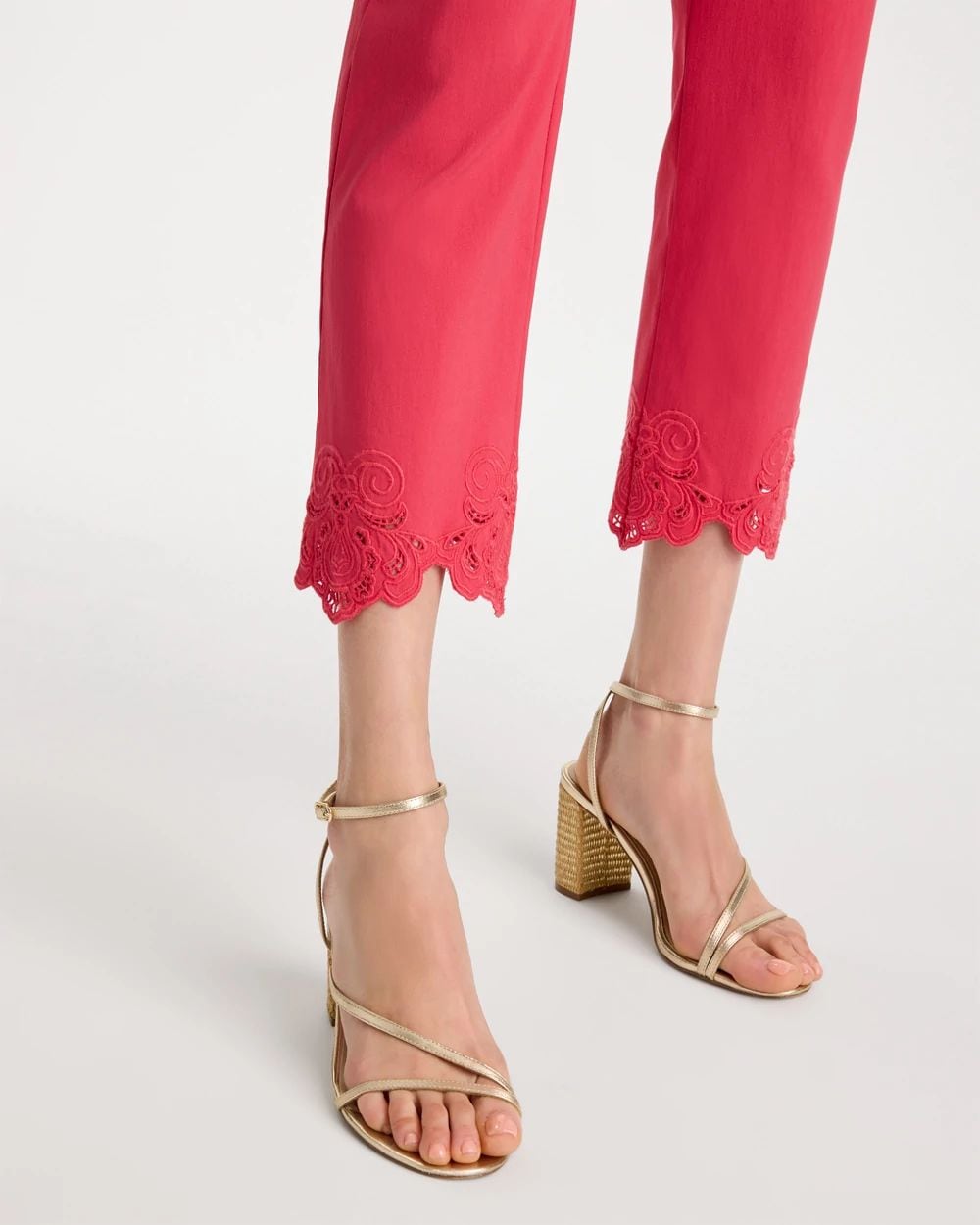 苺　0519 Embroidered Brigitte™ Slim Crop Pant | Chico's